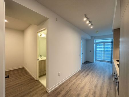 For Lease - 8 Interchange Way Unit# 2001, Vaughan, Ontario - Photo 4
