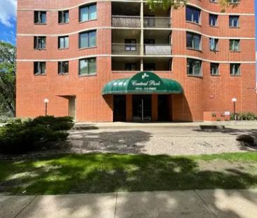 Bright 2 Bedroom 2 Bathroom Condo*Amazing Location*Underground Park... - Photo 1