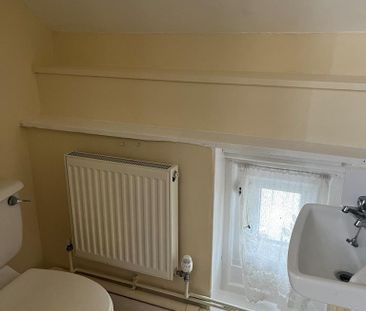 2 bedroom maisonette to rent - Photo 5