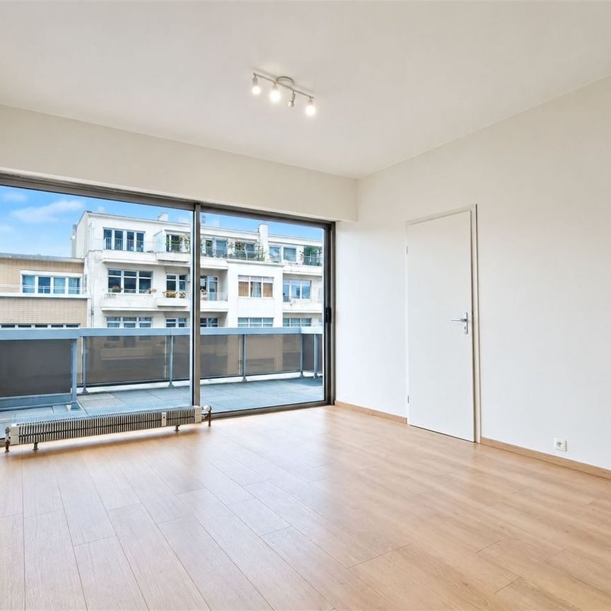 Appartement te huur in Ukkel voor € 1.150 met 1 slaapkamer - foto 1