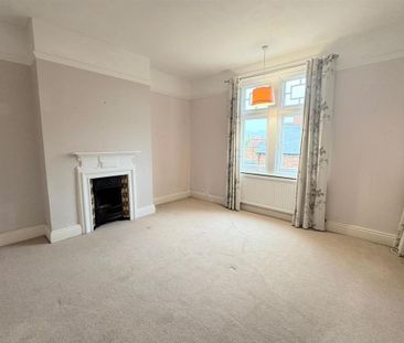 4 bedroom semi-detached house to rent - Photo 5