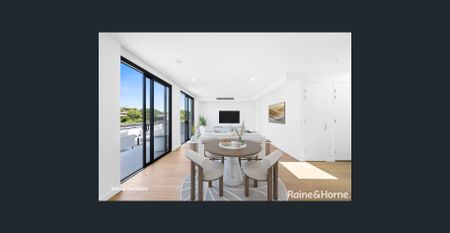 Luxury Penthouse Living in Rose Bay - Photo 3