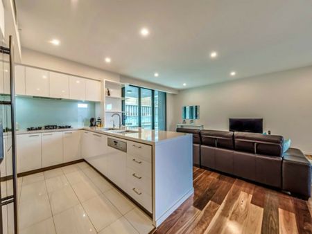 Spacious Terrace Road Stunner - Photo 5