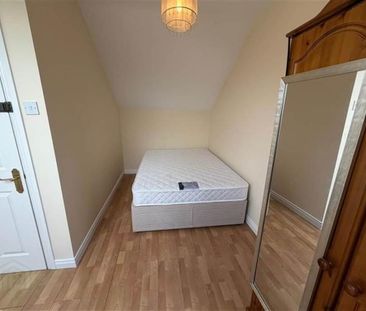 Apt 8, Fitzwilliam Square, Off Rugby Avenue, Belfast, BT7 1JH - Photo 5