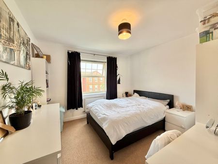 2 bedroom apartment to rent - Photo 2