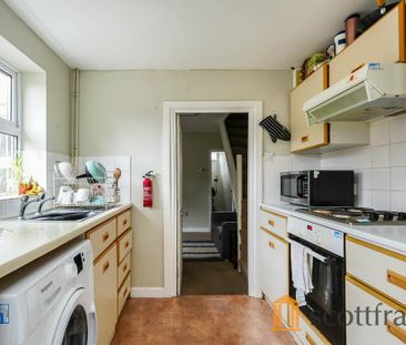 3 bedroom terraced house to rent - Photo 3