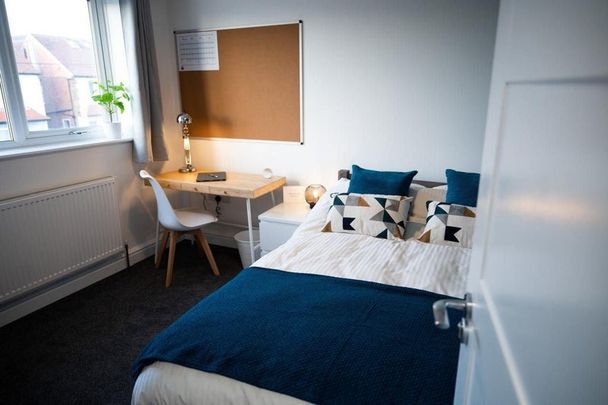 Room in a Shared House, Salisbury Street, NG9 - Photo 1