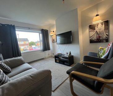 3 bedroom end of terrace house to rent - Photo 1