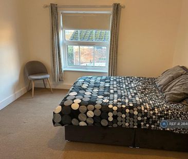 1 bedroom in a house share to rent - Photo 5