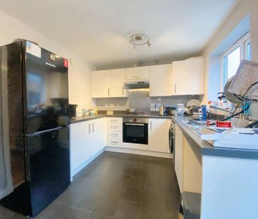 1 bedroom in a house share to rent - Photo 5