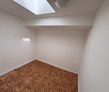 For Lease - 879A Wilson Avenue Unit# Upper, Toronto, Ontario - Photo 1