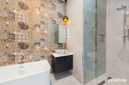 Custom Built Home With Quality Inclusions - Photo 5