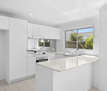 Modern Townhouse Living - Photo 4