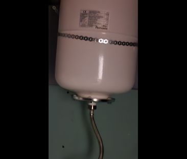 2 Bed Penthouse, Tooting High Street, SW17 - Photo 6