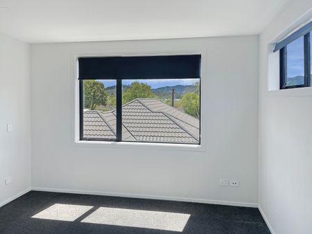 Townhouse Living - Photo 4