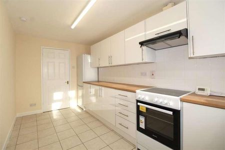 Downfield Road, Cheshunt, EN8 - Photo 3