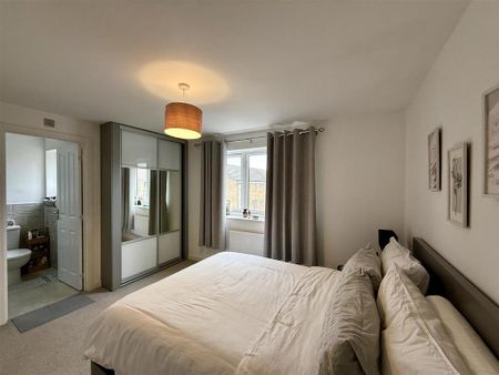 3 bedroom detached house to rent - Photo 5