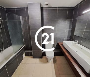 Location Appartement 87.00m² 3 pièces Fort de france - Photo 3