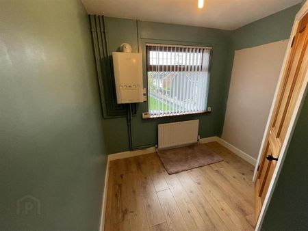 40 Rossnareen Avenue, Belfast, BT11 8LP - Photo 4