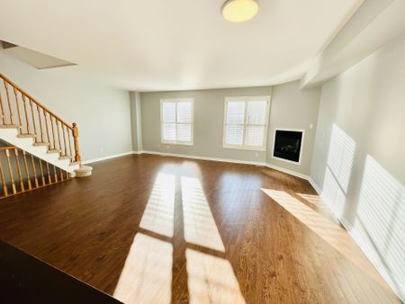 For Lease - 179 Leitchcroft Crescent, Markham, Ontario - Photo 2