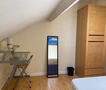 Balfour Avenue, Room 5, All Bills Included, Belfast, BT7 2EX - Photo 4