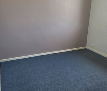 Delightful two bedroom Home on top floor - Photo 5