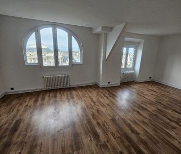 APPARTEMENT / Place Hôtel de Ville - Photo 2