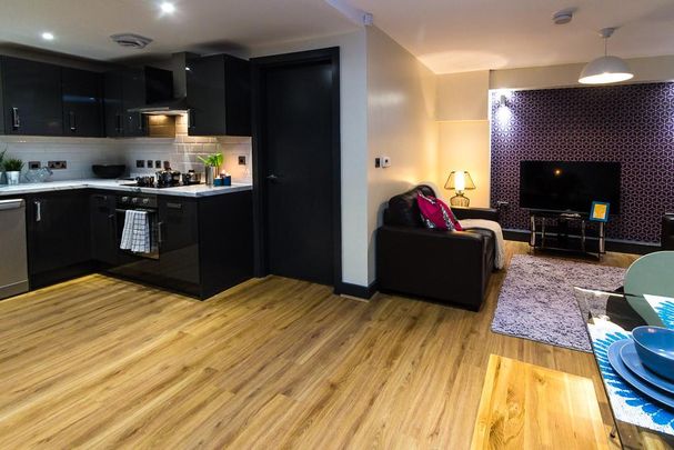 6 bedroom house to rent - Photo 1