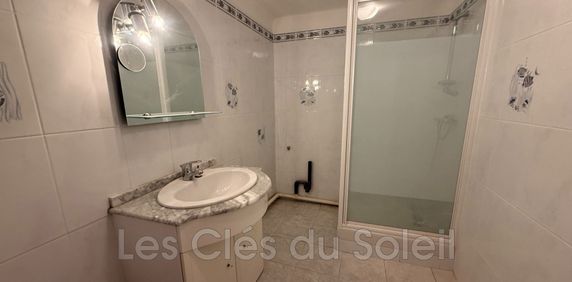 Location Appartement 2 pièces 45m² TOULON 83000 - Photo 2