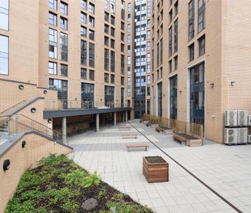 1 bedroom in a flat share to rent - Photo 4
