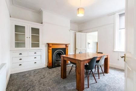 3 bedroom apartment to rent - Photo 2