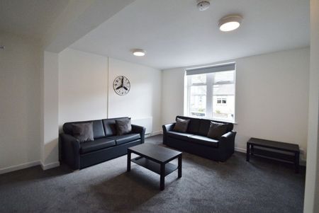 2 bedroom flat to rent - Photo 3