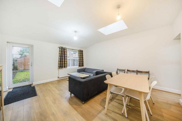 4 bedroom house to rent - Photo 1