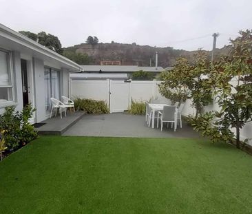 Sun-Soaked and Stylish Living in Redcliffs - Photo 1