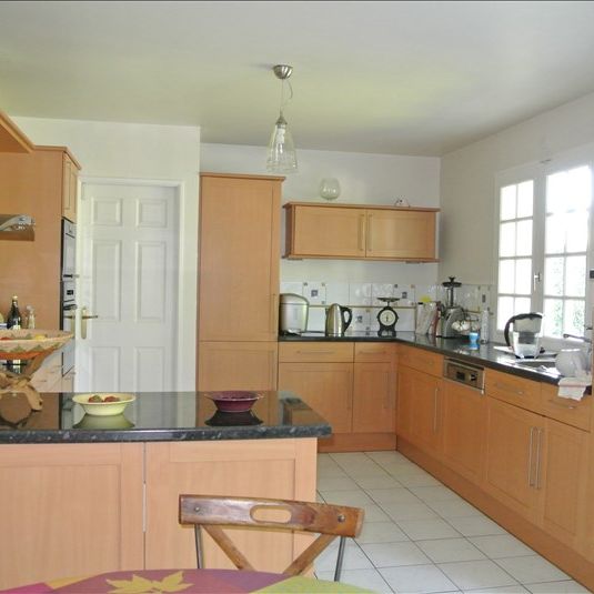 Location Maison 7 pièces 222m² FOURQUEUX 78112 - Photo 1