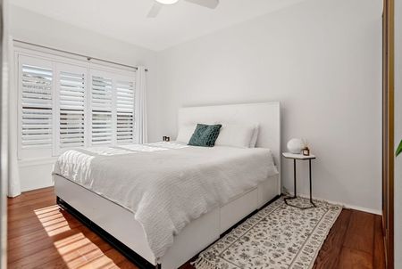Stylish Living with Unmatched Convenience - Photo 4