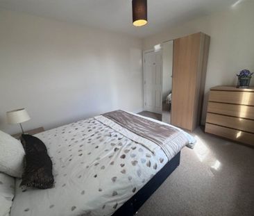 Hough Lane (Room 1), Bramley, Leeds - Photo 4