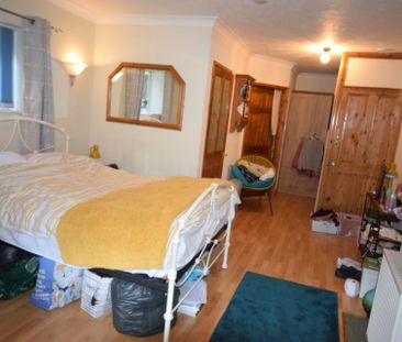 1 Bedroom Flat To Rent in Redhill - £750 pcm Tenancy Info - Photo 3