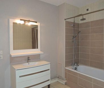 Location Appartement 2 pièces 52m² MONT DE MARSAN 40000 - Photo 4