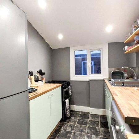 2 bedroom flat to rent - Photo 3