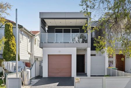 12A Parkview Avenue, Picnic Point NSW 2213 - House For Rent | Domain - Photo 4