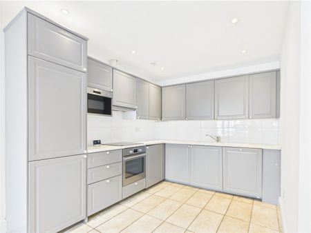 Camrose Avenue, HA8, Edgware - Photo 3