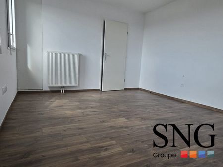 T2 AVEC TERRASSE + PARKING - Photo 4