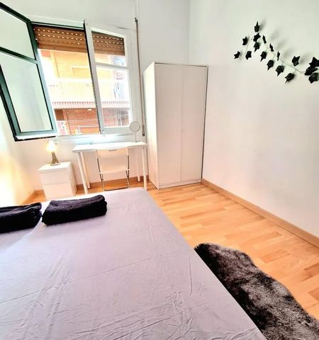 Rambla de Badal, Barcelona, Catalonia 08028 - Photo 2