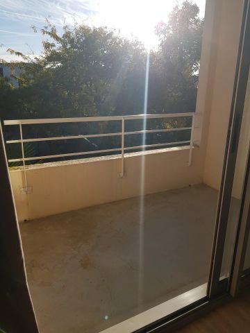 Location Appartement 2 pièces 38m² LA ROCHELLE 17000 - Photo 2