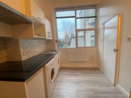 Studio Flat, Auckland Road, SE19 - Photo 3