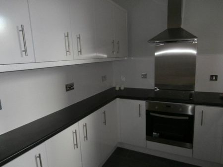 1 Bed - Marlborough Road, Room 6 - Photo 2