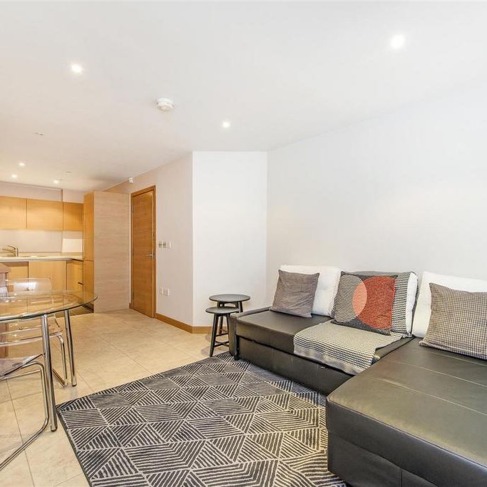 1 bedroom flat to rent - Photo 1