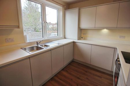 3 bedroom bungalow to rent - Photo 3