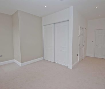 2 bedroom apartment - Photo 2